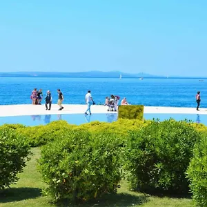 & Room's Anni Zadar